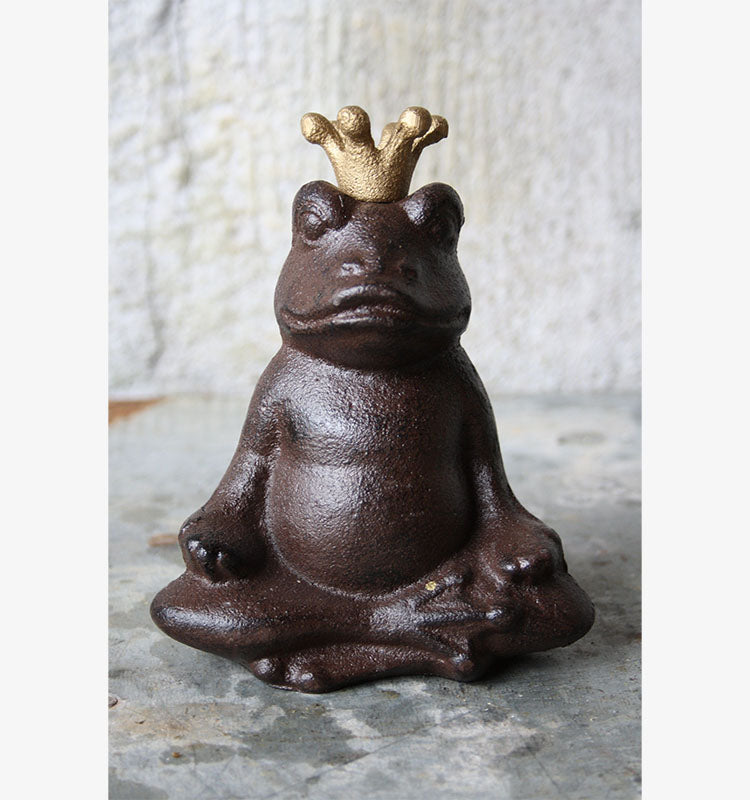 Järngroda sittandes m krona Trädgårdsdekoration