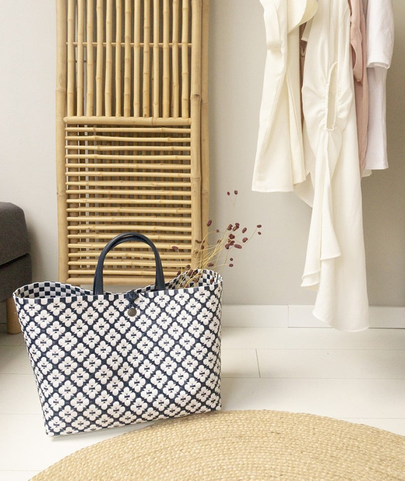 Handed By Motif Bag Shopper marinblå mönstrad L