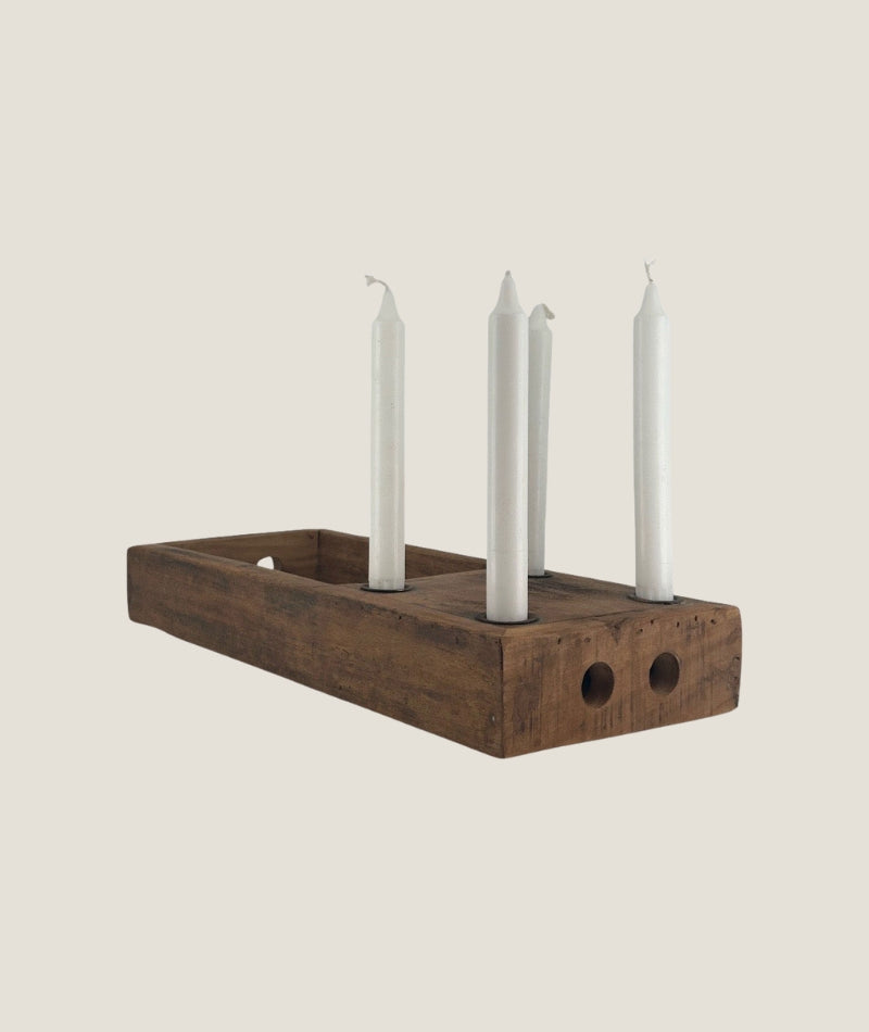 Ljusbricka i återvunnet trä