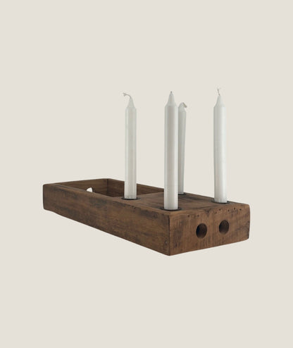 Ljusbricka i återvunnet trä