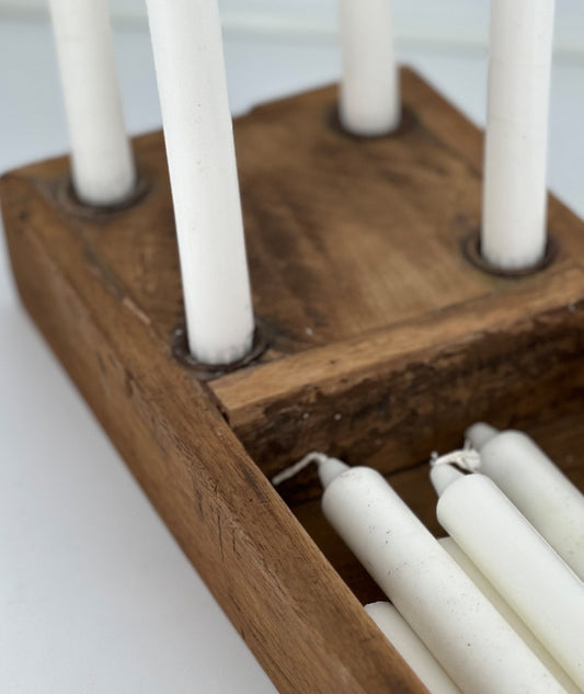 Ljusbricka i återvunnet trä