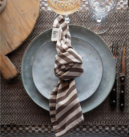 Svea servett Nougat klassisk rand