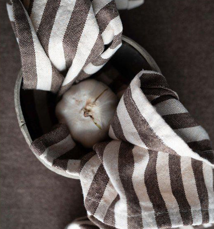 Svea kökshandduk Cognac tidlös rand