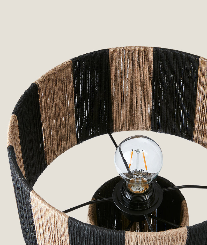 Jullan Bordslampa Svart/ Natur